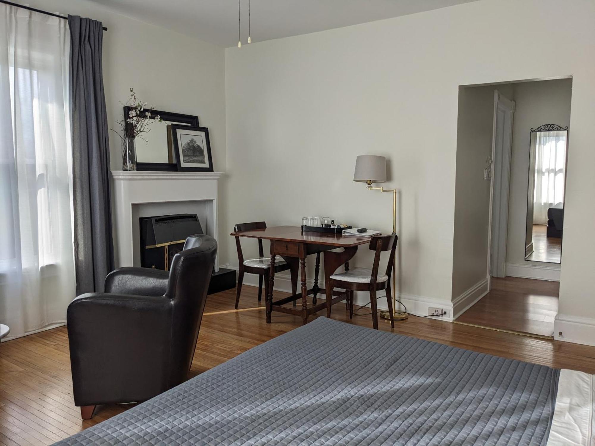 Colborne Bed And Breakfast Годерич Номер фото